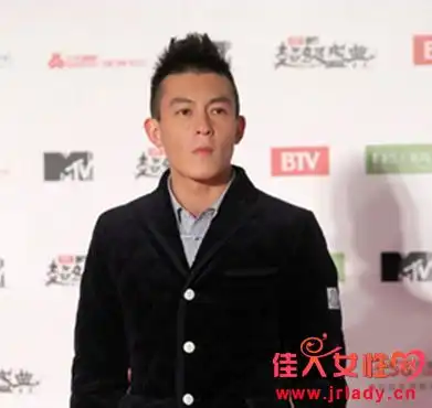 陈冠希发型图片子弹头很帅气