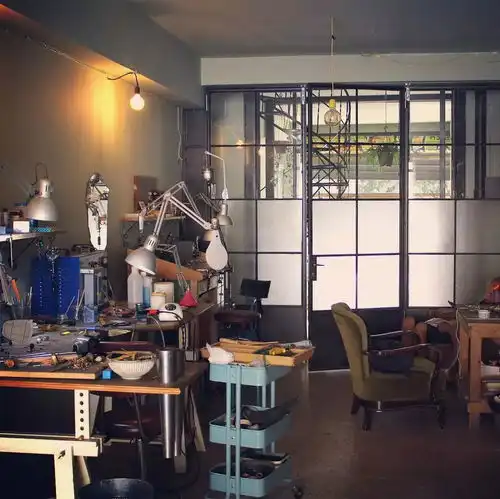 只因不愿过千篇一律的生活,她做了首饰设计
