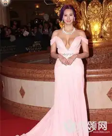庄瑞儿胸围多少庄瑞儿低胸走光图片大全