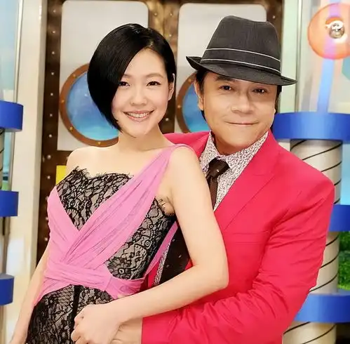 小s懒理传闻强势回归,女儿许曦文晒照秀身材,自曝纹身会被赶出家门