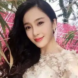 20岁的关晓彤遇上27岁赵韩樱子,差距太明显,特别是有人谎报身高