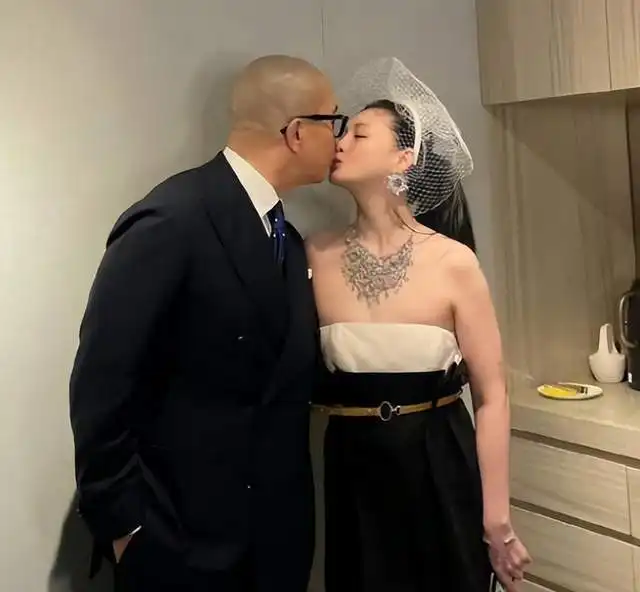 小s曝妈妈的瓜,从韩国回来生病,网友推断具俊晔不如汪小菲体贴