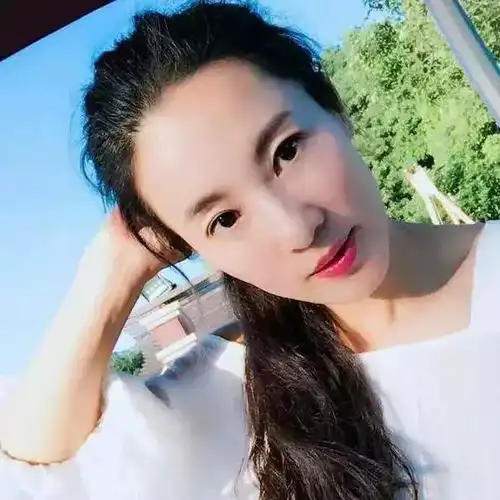 她从48岁开始健身,在52岁这年,有了20岁的身材...