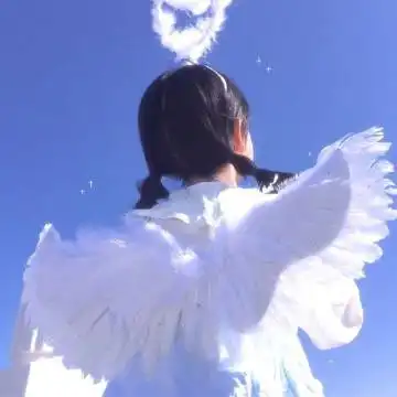 可爱女头我是迪士尼公主,说不上一模一样吧,但最起码是毫不相干