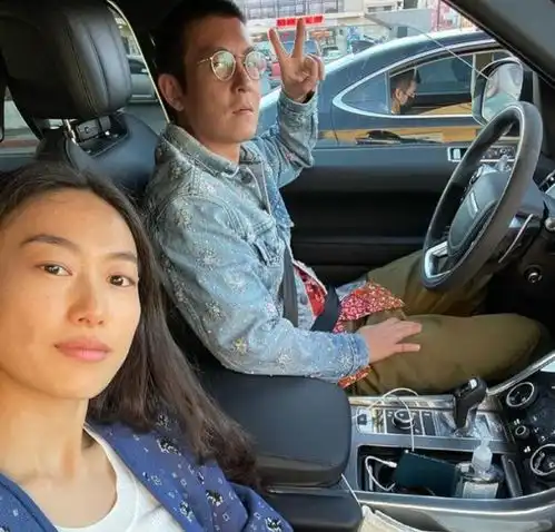 懒理传闻,陈冠希带妻女与姐姐聚餐,秦舒培晒老公照片大秀恩爱