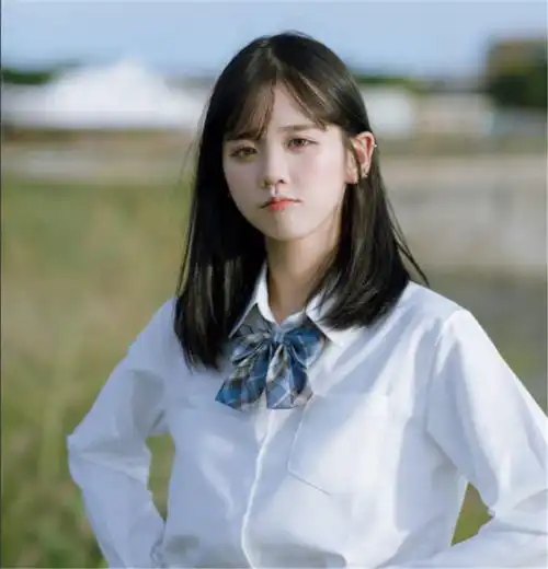 井川里予素颜生图曝光,失去十级美颜太真实,为自证挑战直播卸妆