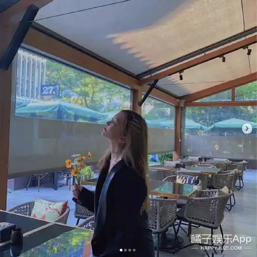 她的白富美闺蜜也被怀疑穿假货了