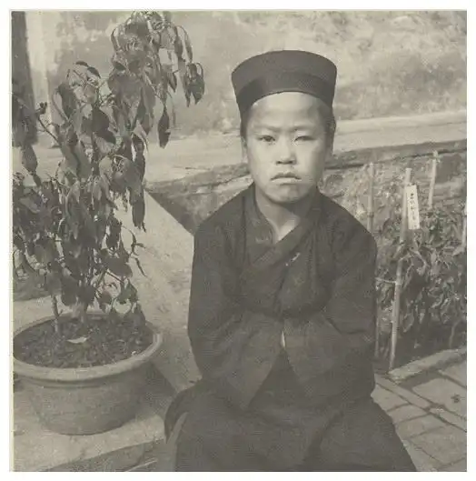 80年前华山道士老照片身形消瘦仪态不凡,图8是真正的华山论剑