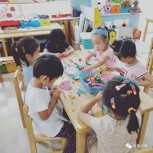 济南市历下区卓雅幼儿园小四班创意纸扇