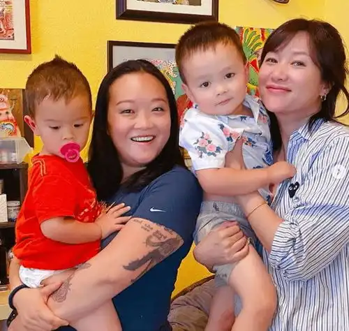 传徐静蕾未婚代孕生下两个儿子,母子照曝光徐静蕾亲口辟谣