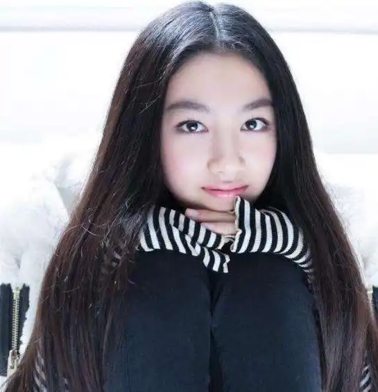 老婆是名模,女儿也是美女坯子,他才是人生赢家