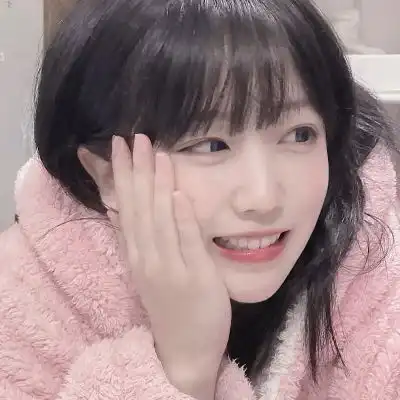 黑暗中有一束光被称为救赎女生头像我要个性网