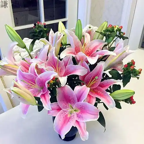 抖音创意生日礼物云南昆明鲜切花香水百合花鲜花批发花束水养黄