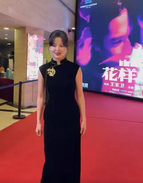 看了39岁辛芷蕾穿旗袍的近照,我才明白女人微胖才是极品