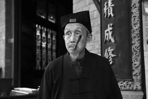 抗战时期,和尚们和道士们都在做什么