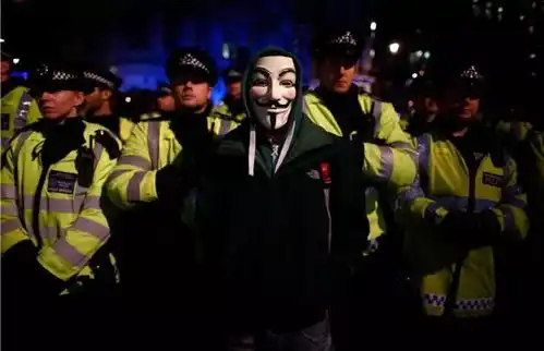 v字仇杀队面具背后的男人是谁