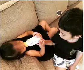孙俪给女儿画像小花妹妹真容首曝光脸肉嘟嘟十分可爱