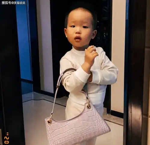 追光哥哥为符龙飞女儿庆生,烧饼预定公公名额,网友惊叹其已婚生女