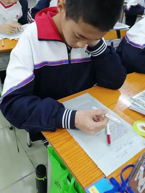 致初一11班全体黑马们越努力,越幸运