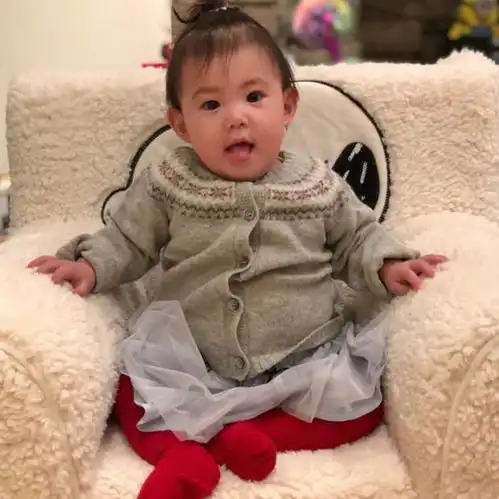 圈内最痞男神陈冠希退圈后化身女儿奴,女儿却越长越不像他