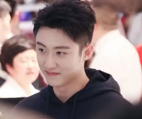 黄景瑜前妻晒聊天记录,暴露黄景瑜头像,热带鱼恋情又添新锤