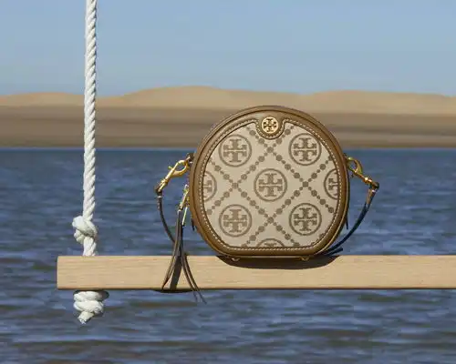 toryburch2022春夏系列广告大片