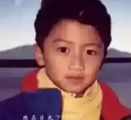 史上最全的明星小时候照片,被陈冠希和贝克汉姆帅哭了