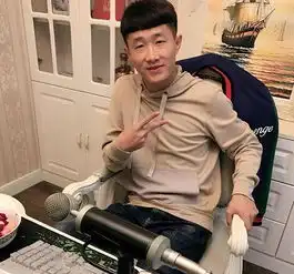 快手4大最强收入王二驴每天50万仅排第四,第一一场直播赚千万