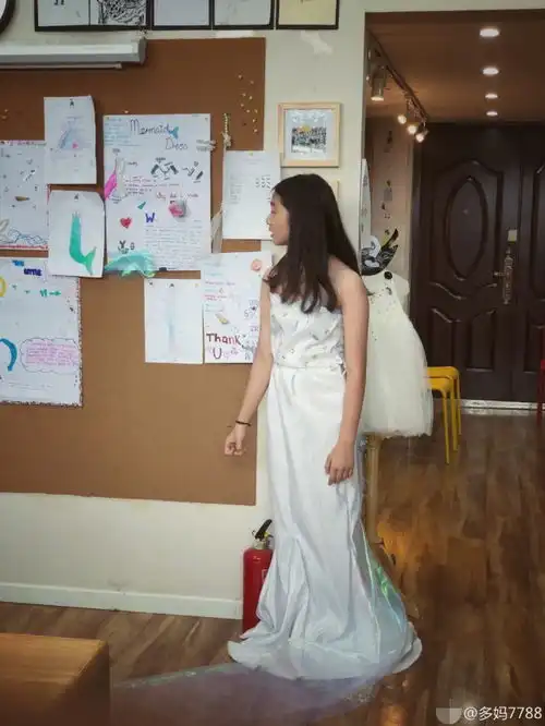黄磊难掩幸福晒小女儿画作,妹妹人儿的才艺终于不输姐姐了