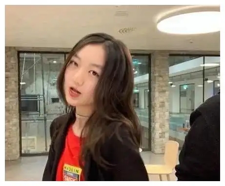 有个性的星二代,李嫣开直播教化妆,郭麒麟由讲相声转为当演员