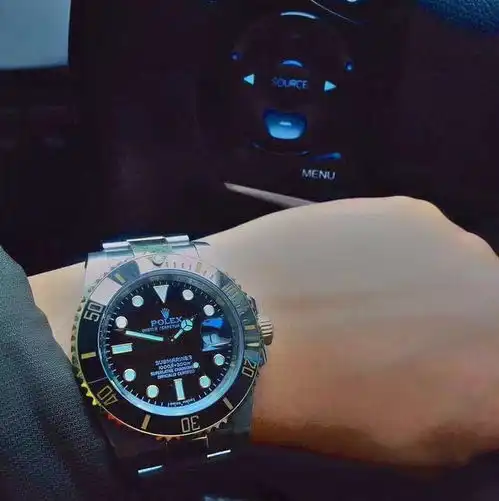 尊贵霸气,品味n厂v7版劳力士间金黑水鬼腕表