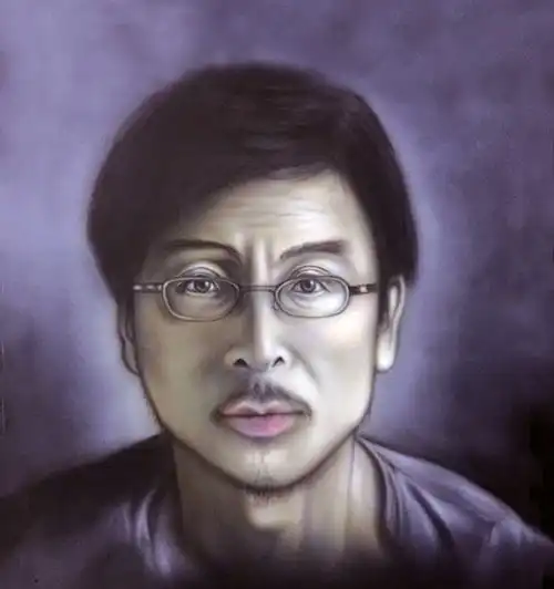 和冷军一样画美女,他却天生没有双手,但同样画得精彩活得出彩