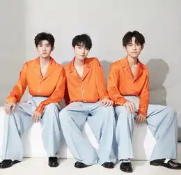 tfboys已经变成tfmen,你们这些老阿姨还在躺尸刷手机吗