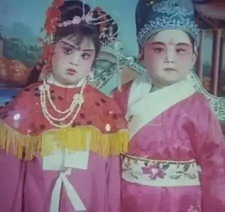 惨不忍睹还记得你当年儿童舞台妆的模样吗