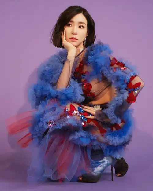强烈色彩带来视线冲击tiffany登上美国杂志paper封面人物