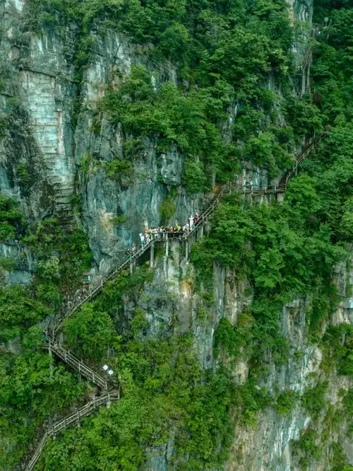 夏游绵阳清凉暑日九皇山天然空调已开绝美山水神秘民俗,徒步避暑绝了