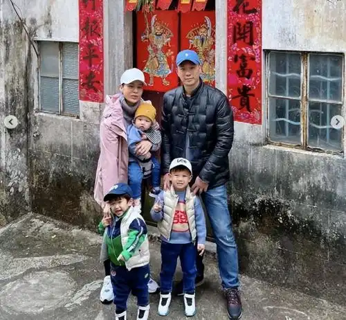 中招了网曝胡杏儿2个儿子确诊新冠被隔离,网友来深圳干嘛