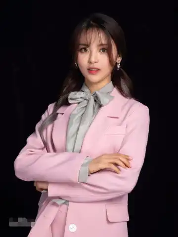 2018年走红的四位明星第一位是锦鲤,第四位迷倒万千少女