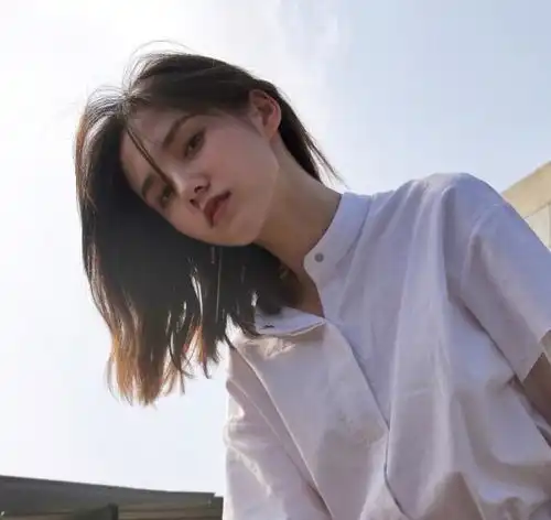4个人的头像女生
