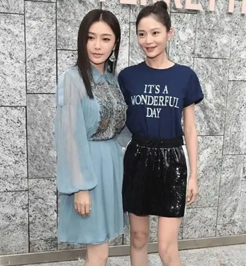 他们戏中是母子戏外是夫妻,倒追男方5年,生下两个儿子一模一样