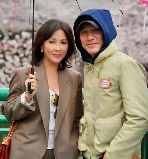 曝梁朝伟现身医院状态差,身边未见刘嘉玲,两人结婚12年至今无子