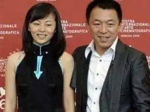 黄渤隐藏20年妻子曝光,原来长这模样,网友说难怪迟迟不愿公开