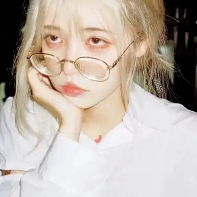 2023最新个性独特女生头像