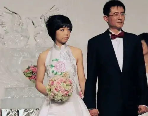 大魔王张怡宁防止打哭对手而尬演,嫁富商老公儿女双全