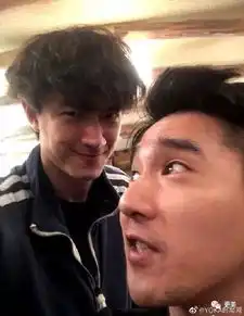 曾经的校园女神,换了几个头后放飞自我,辣眼自拍丑到亲妈不认