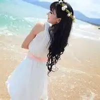 qq女生坐地远景头像女生盘腿坐地qq头像