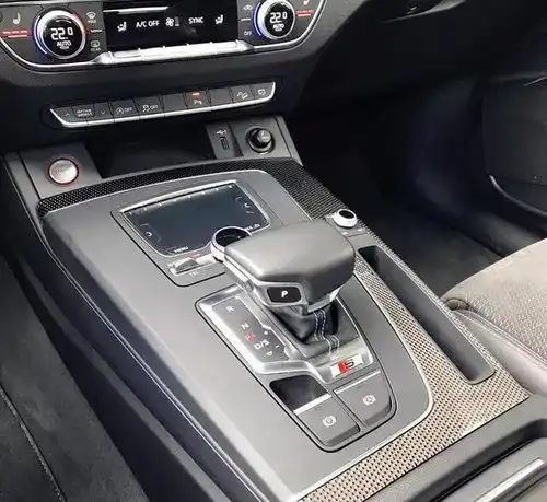 新款奥迪sq5,六缸3.0t48v,预计售价会超60万,你会买吗