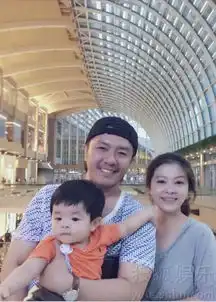 歌手阿杜全家私照曝光老婆美艳儿子呆萌9001055
