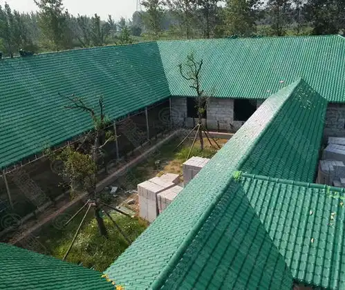 植物园盖上树脂瓦,绿意盎然更添生气