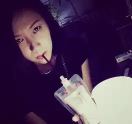 徐静蕾变致命吸血鬼喝血袋眼神犀利恐怖